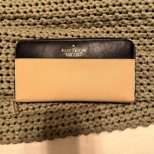 White/Black Kate Spade wallet